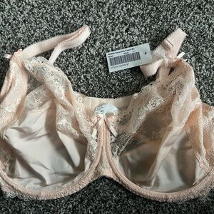 PourMoi? Brand new bra